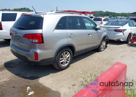 2015 Kia Sorento Lx V6 z USA, uszkodzony, nr VIN 5XYKT4A77FG640986